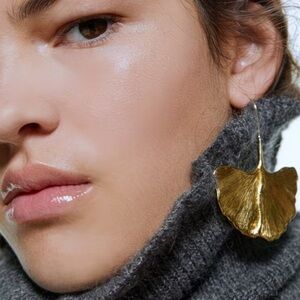 NEW! Gold Maple Dangle Earrings (1260)